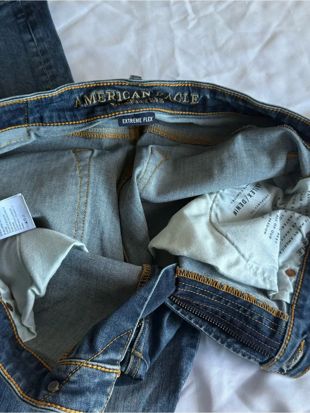 Men’s Classic Medium Wash Slim Straight Leg Jeans